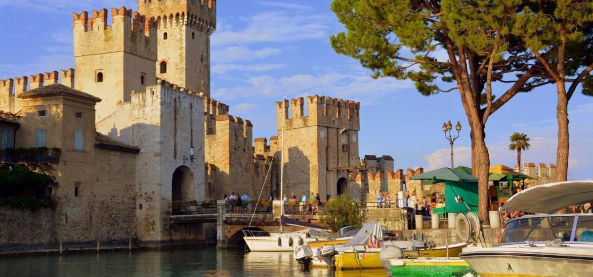 Sunset Apartment Sirmione Buitenkant foto