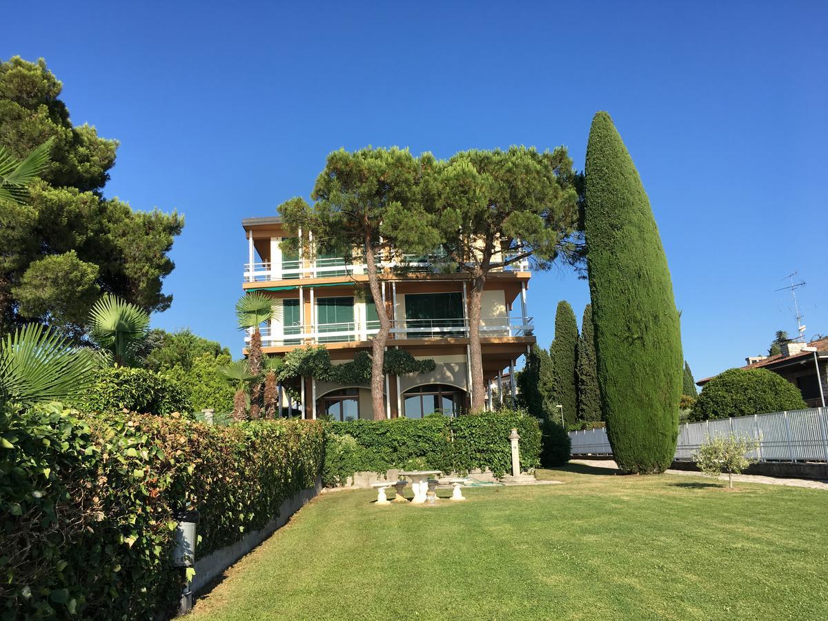 Sunset Apartment Sirmione Buitenkant foto
