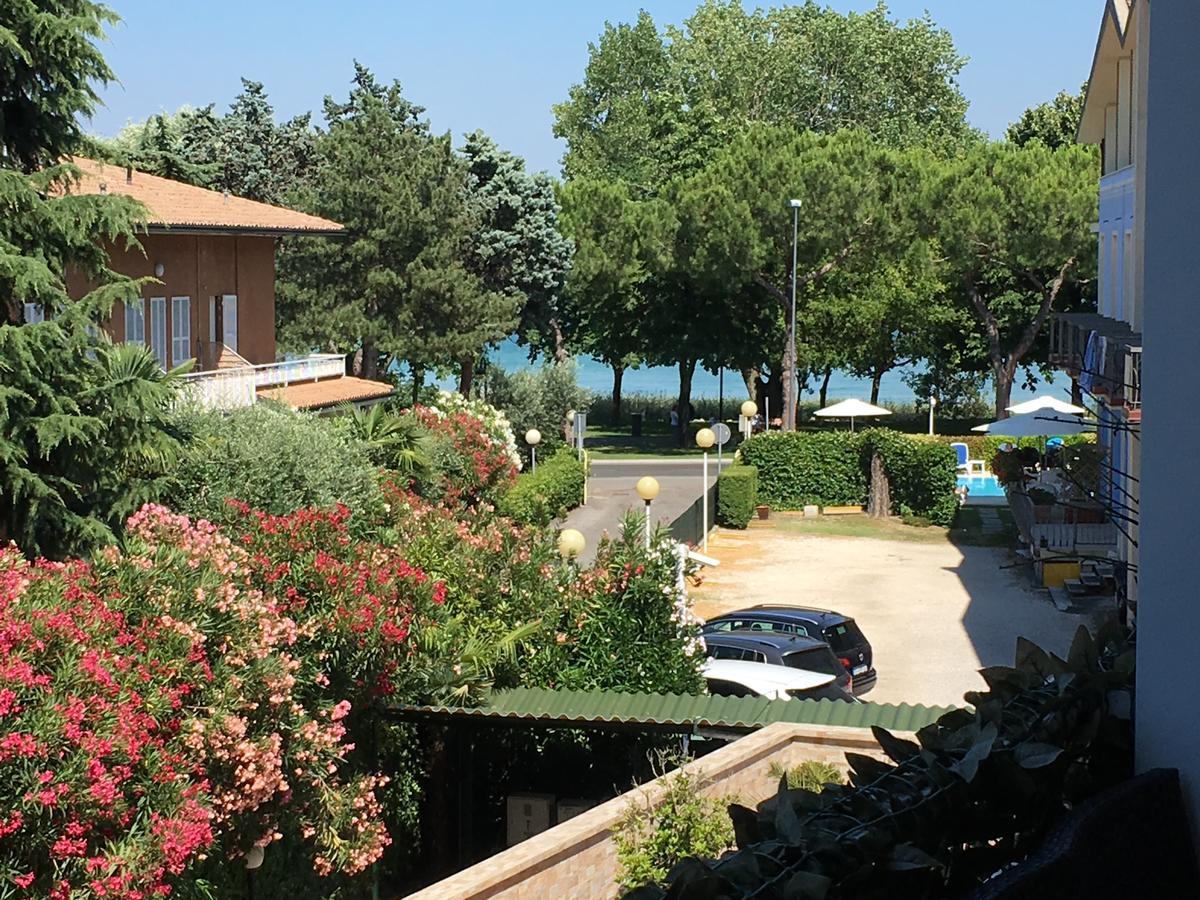 Sunset Apartment Sirmione Buitenkant foto