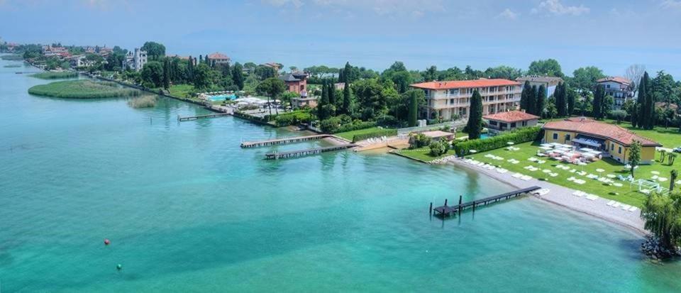 Sunset Apartment Sirmione Buitenkant foto