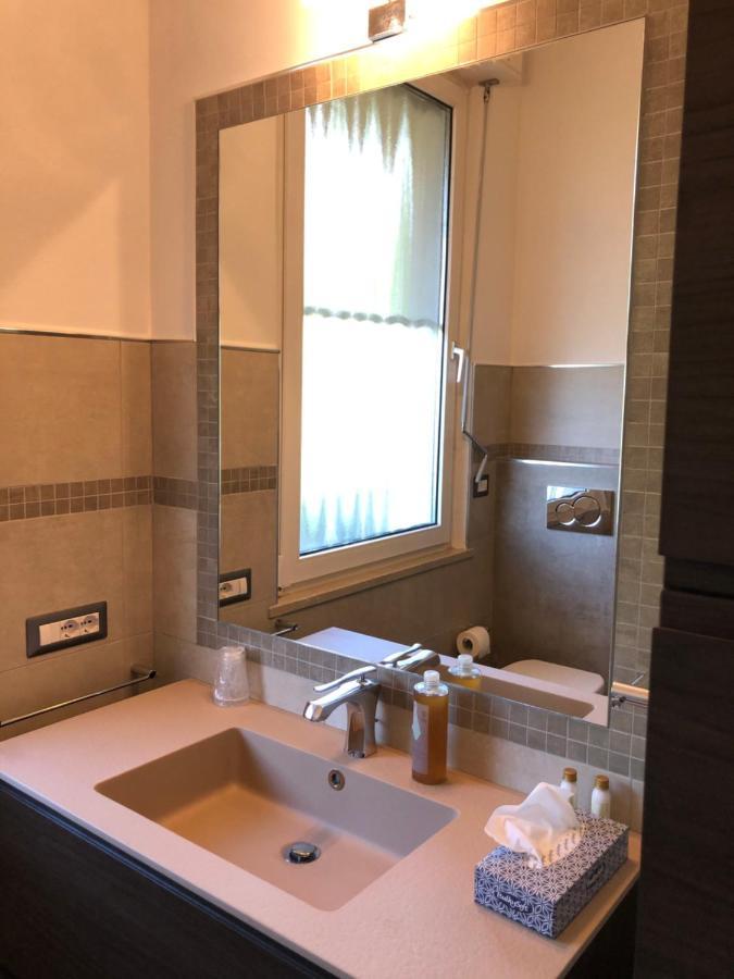 Sunset Apartment Sirmione Buitenkant foto